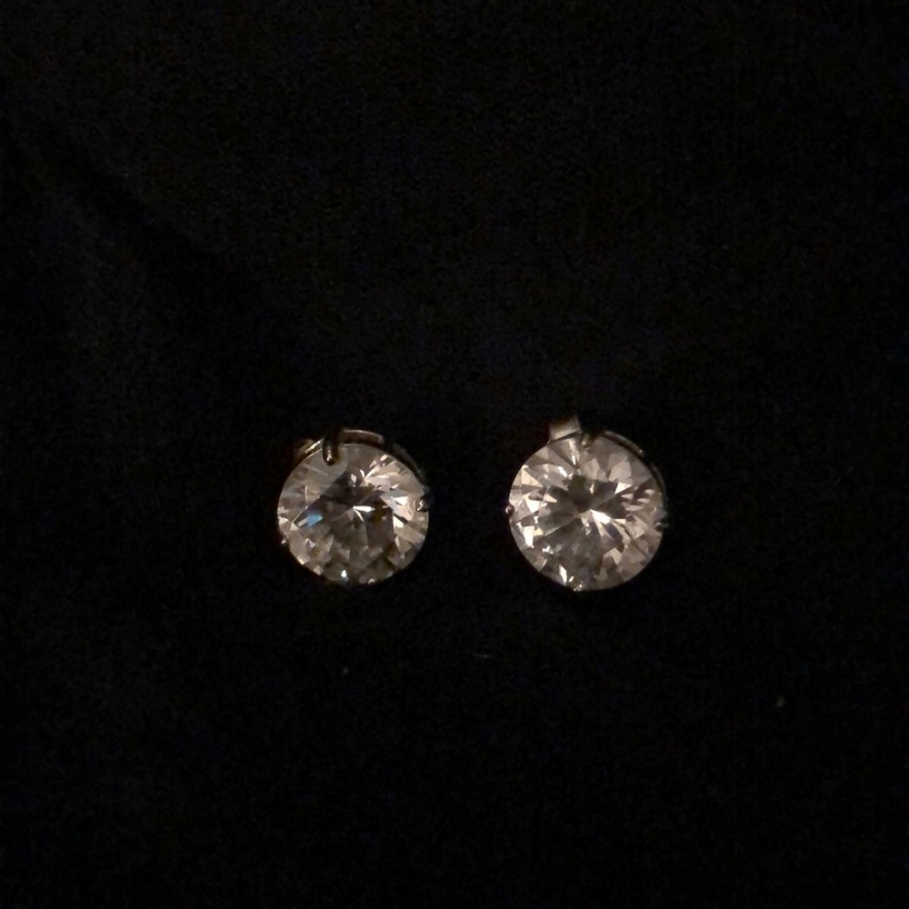 Dazzling!! EUC Sterling Silver CZ Earrings..